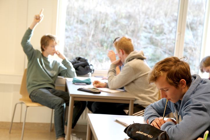 Elever i klasserom